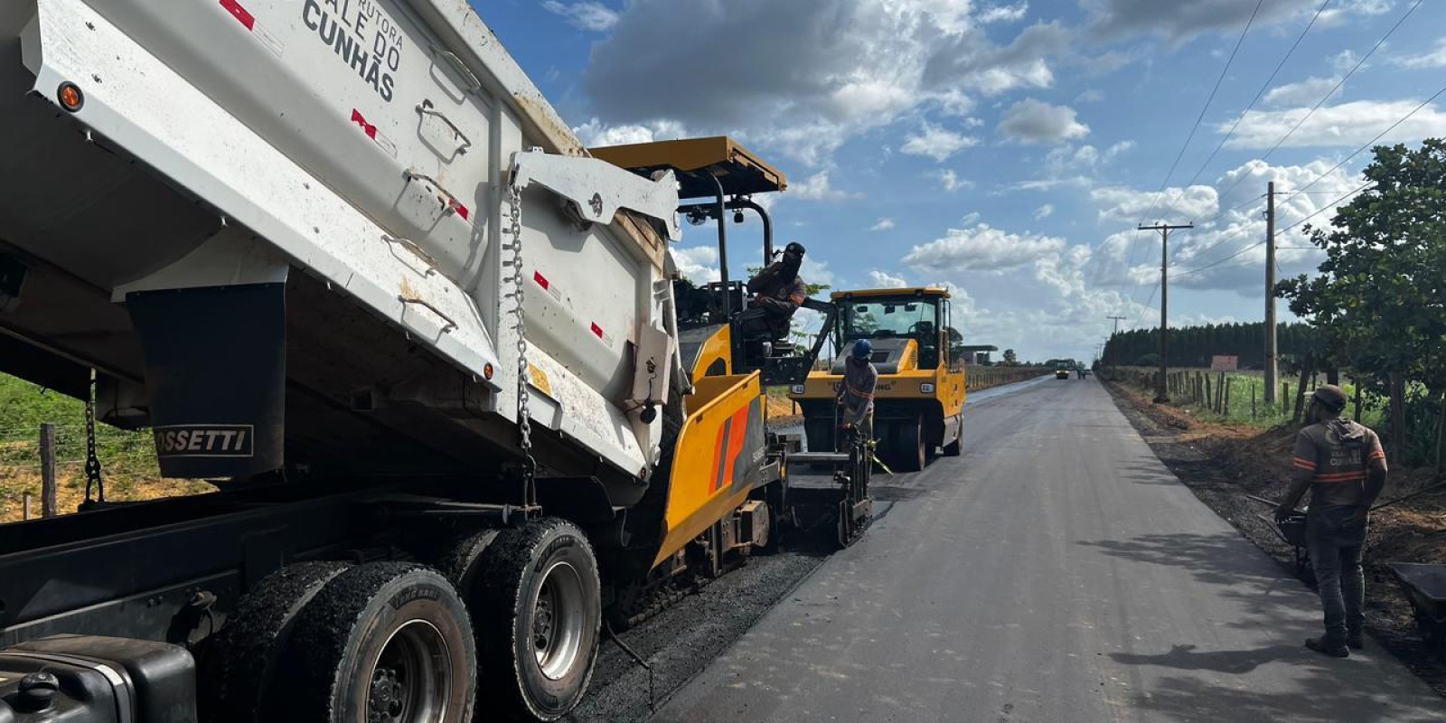 PAVIMENTAÇÃO DE RODOVIA - PARAGOMINAS PA